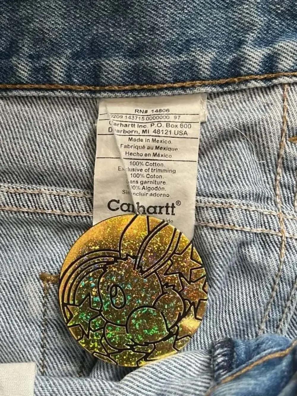 (1) Vintage Carhartt Relaxed Fit B160 STW Denim Work Jeans Light Wash